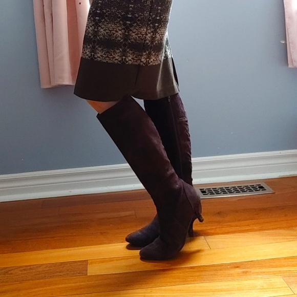 🔥Price Drop🔥🎉HP🎉Vaneli Dark Brown Suede Leather Tall Boots - Picture 2 of 9